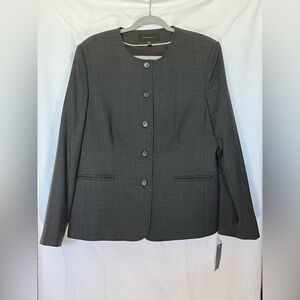 Elegant Gray Blazer by [Brand]